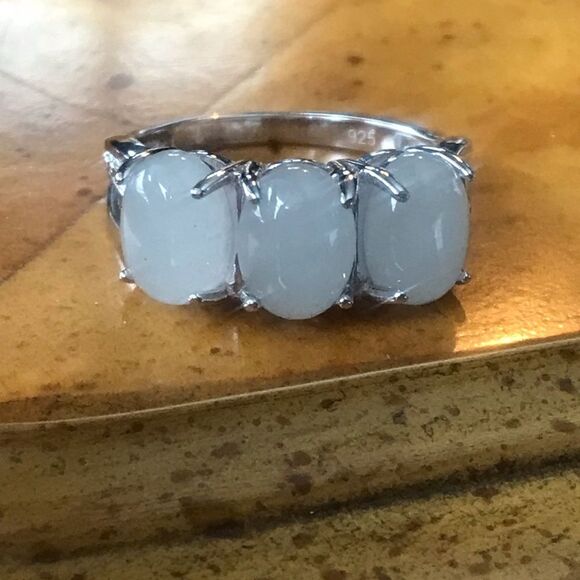 Natural Jade Sterling Silver Trilogy Ring Size 6 - Picture 9 of 9